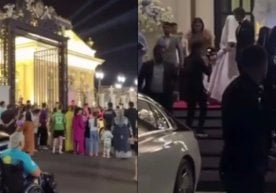 Узбекистанцы собрались у ресторана, где проходила свадьба