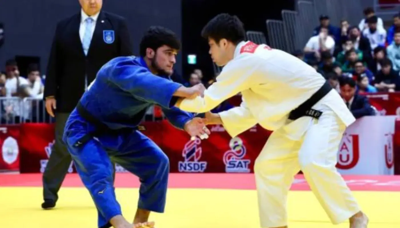 Осиё чемпионатида шиддатли финал: Ўзбек полвони шоҳсупага кўтарилди